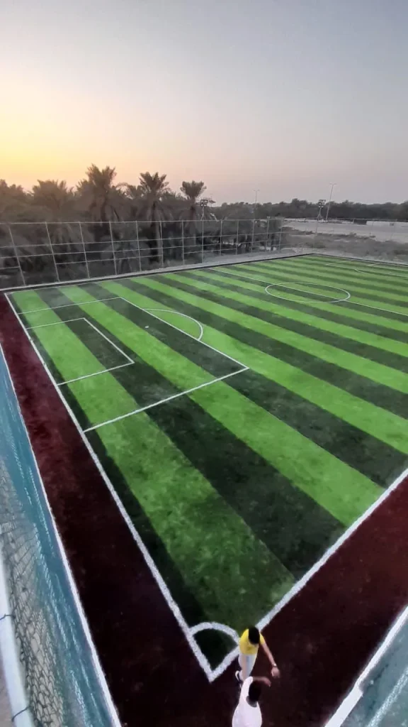تصميم وتجهيز ملاعب كرة القدم