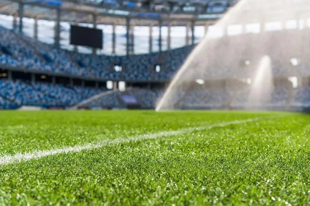 تجهيز وصيانة الملاعب